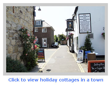 rent holiday cottages in a town for a family break
